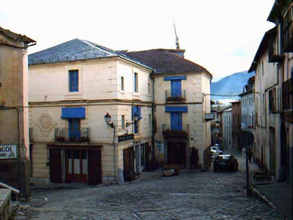 Fonda Biayna Hotel Bellver De Cerdanya Exterior foto